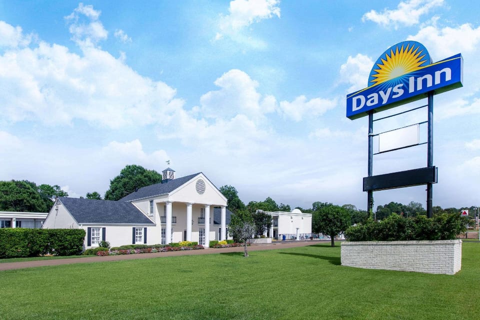 Days Inn by Wyndham Natchez Hotel in Natchez