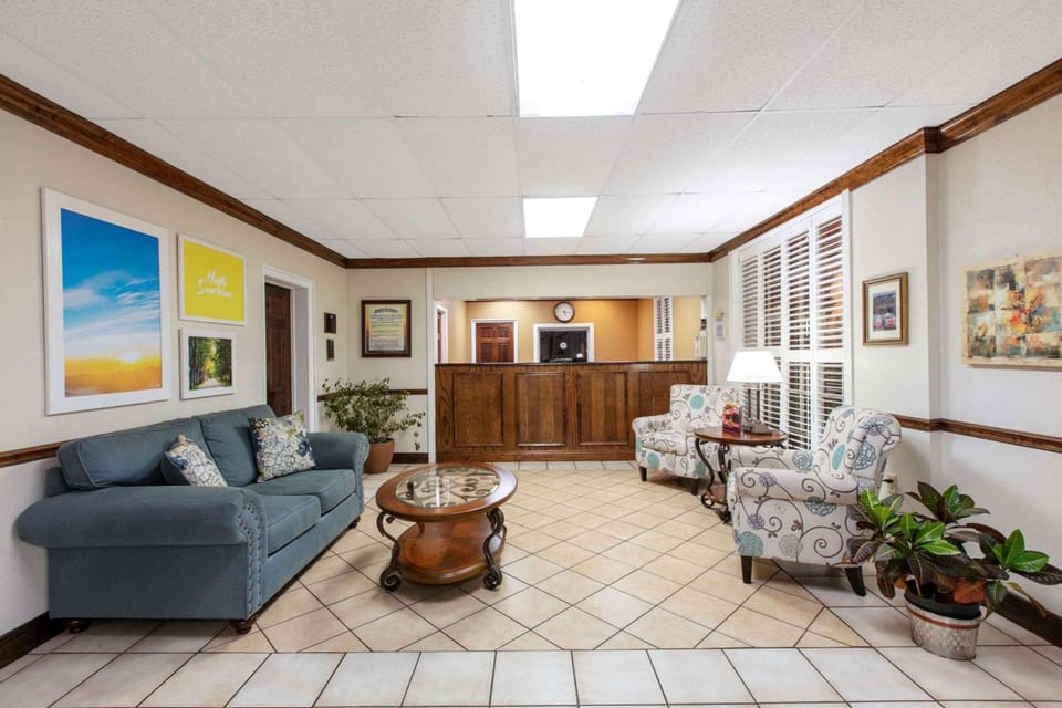 Days Inn by Wyndham Natchez Hotel in Natchez