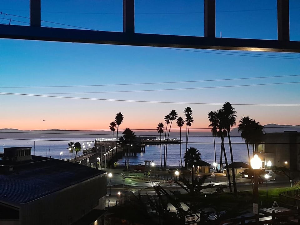 Howard Johnson by Wyndham Santa Cruz Hotel in Santa Cruz