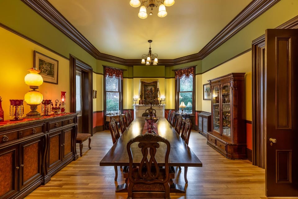 Steele Mansion Inn & Gathering Hub Inn in Lake Erie