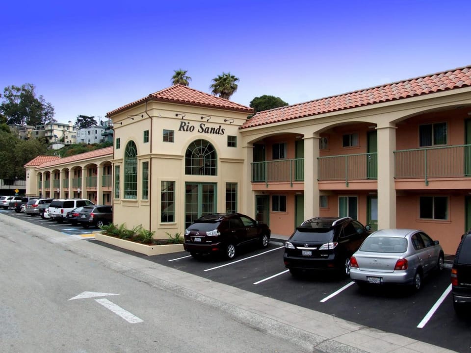 Rio Sands Hotel Motel in Rio Del Mar