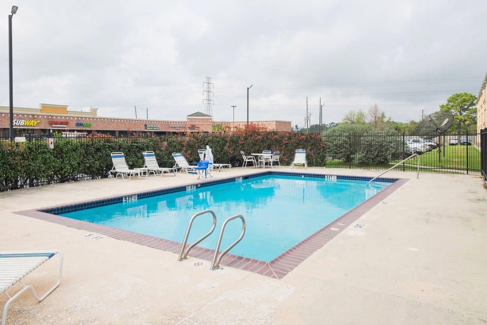 GreenTree Inn Houston IAH Airport Hotel in Harris County