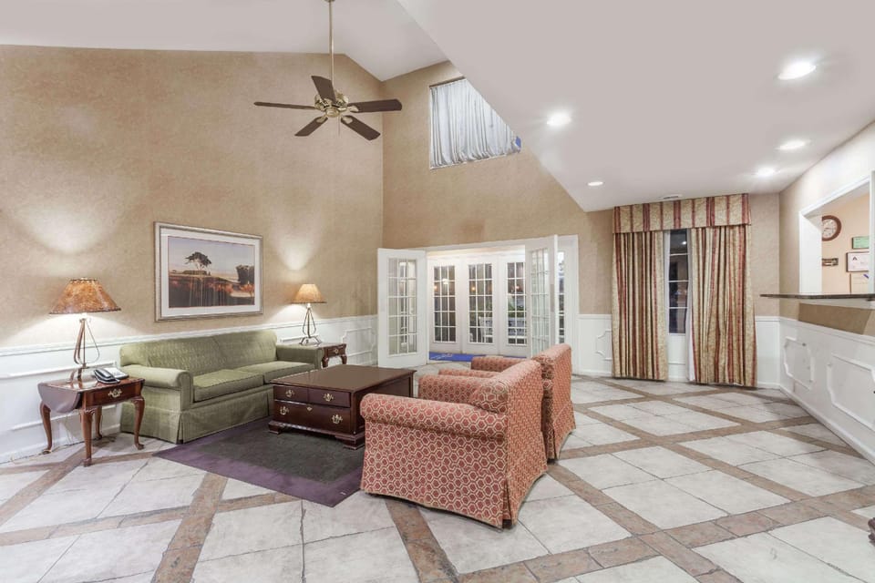 Baymont by Wyndham Hickory Hotel in Hickory