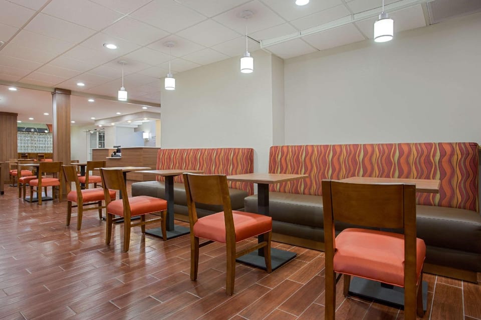 Microtel Inn & Suites by Wyndham Walterboro Hotel in Walterboro