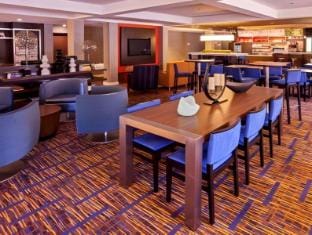 Courtyard by Marriott Chicago Midway Airport Hotel in Bedford Park