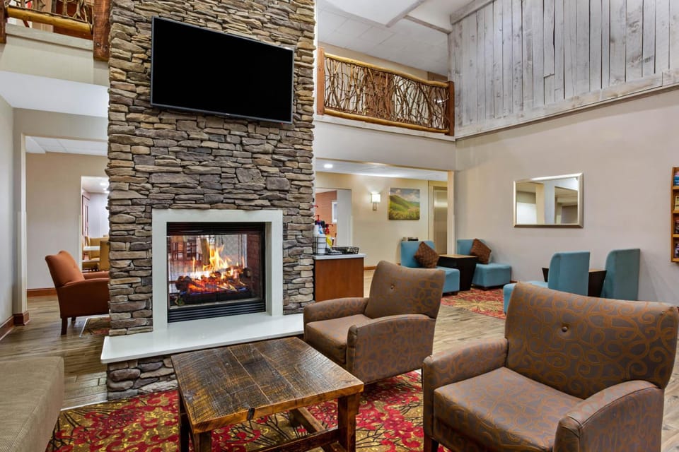La Quinta Inn & Suites by Wyndham Boone University Hotel in Boone