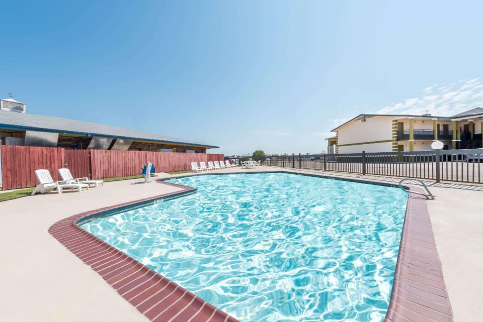 Knights Inn  Greenville TX Hotel in Greenville
