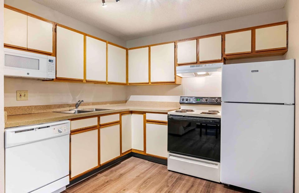 Extended Stay America Suites - Cincinnati - Blue Ash - Reed Hartman Hotel in Blue Ash