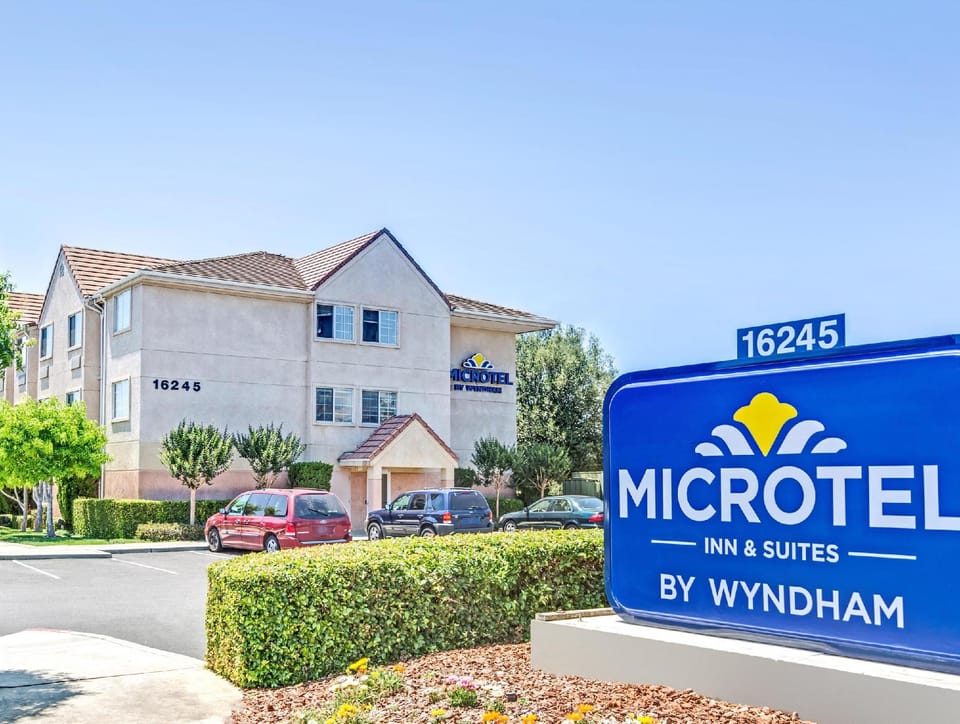 Microtel Inn & Suites by Wyndham Morgan Hill/San Jose Area Hotel in Morgan Hill