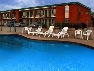Days Inn by Wyndham Monett Hotel in Ozark Mountains
