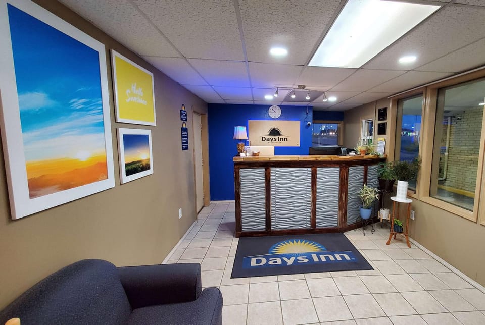 Days Inn by Wyndham Monett Hotel in Ozark Mountains