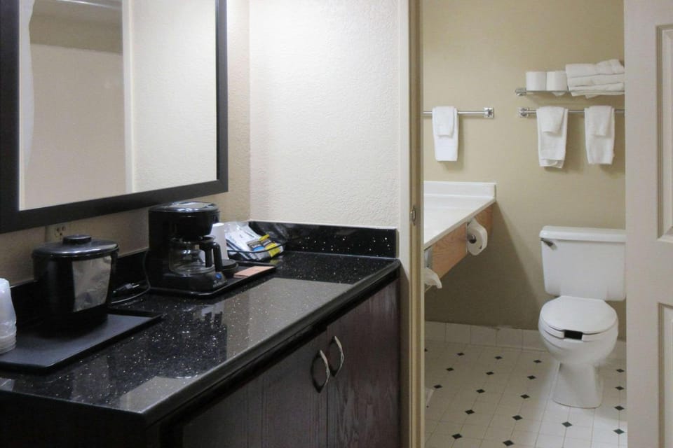 Quality Inn & Suites Alexandria Hotel in Alexandria