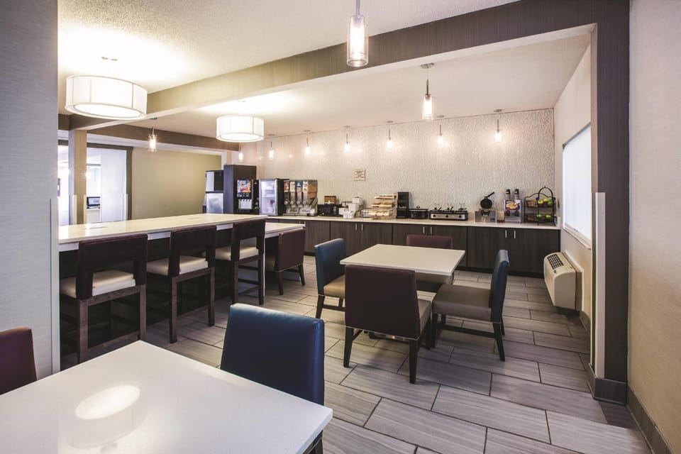 La Quinta Inn by Wyndham Indianapolis North at Pyramids Hotel in Pike Township