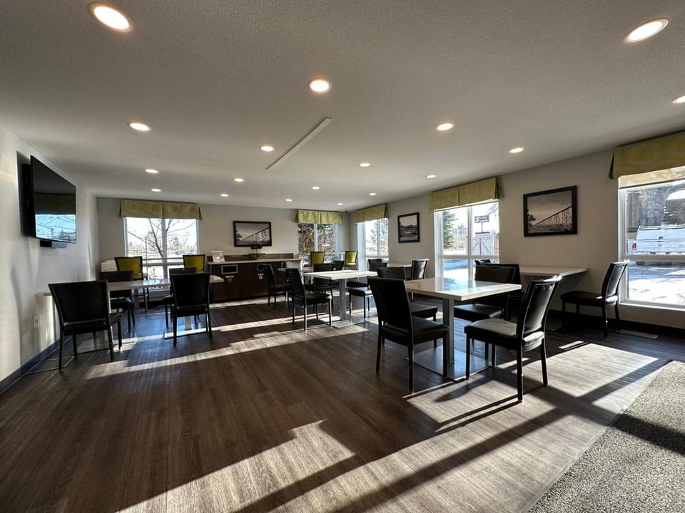 Super 8 By Wyndham Lethbridge Hotel in Lethbridge