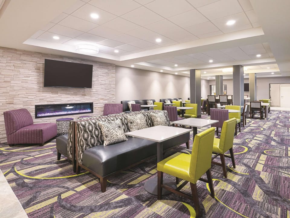 La Quinta Inn & Suites by Wyndham Rancho Cordova Sacramento Hotel in Rancho Cordova