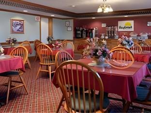 Days Inn by Wyndham Amherst Hotel in Lake Erie