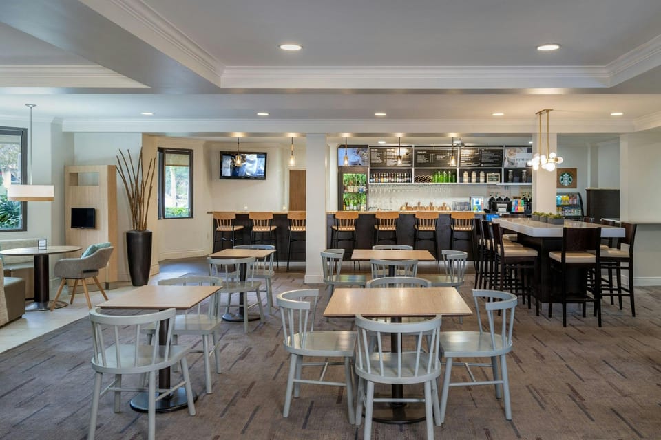 Courtyard by Marriott Naples Hotel in Naples