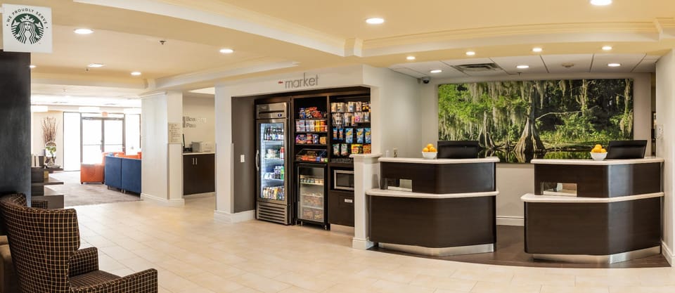 Courtyard by Marriott Naples Hotel in Naples