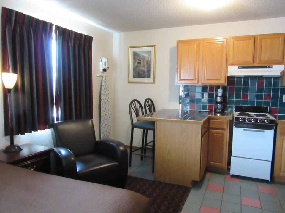 Howard Johnson by Wyndham Wichita Airport Hotel in Wichita