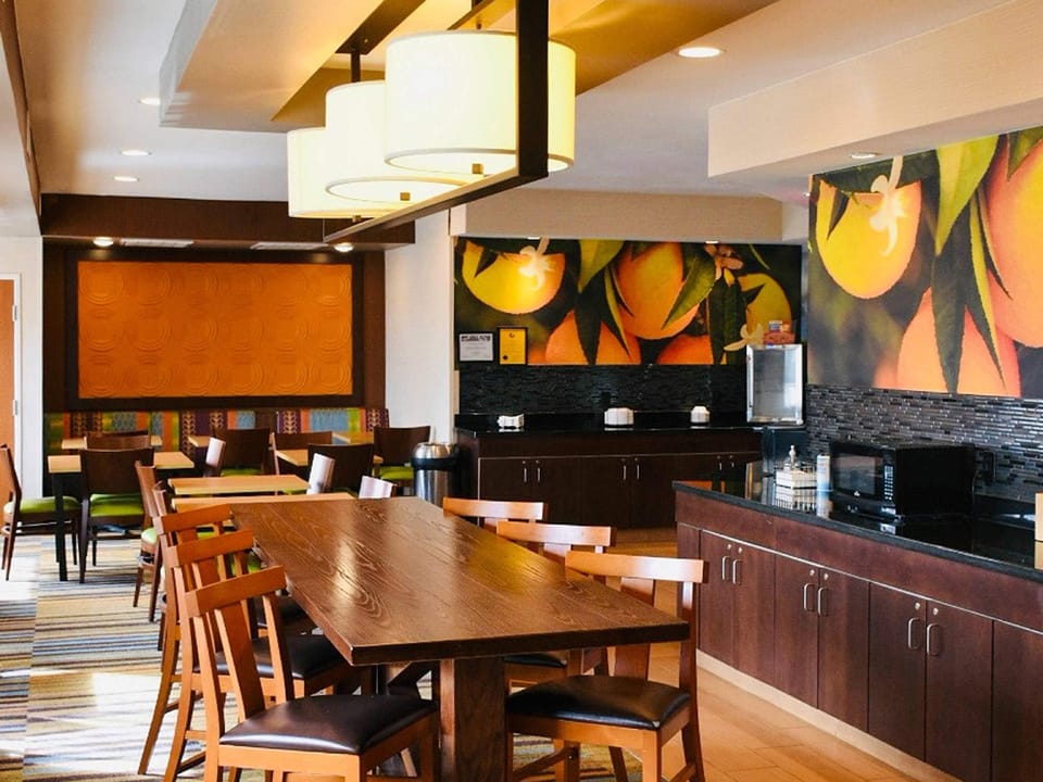 Comfort Inn & Suites Texas City I-45 Hotel in La Marque