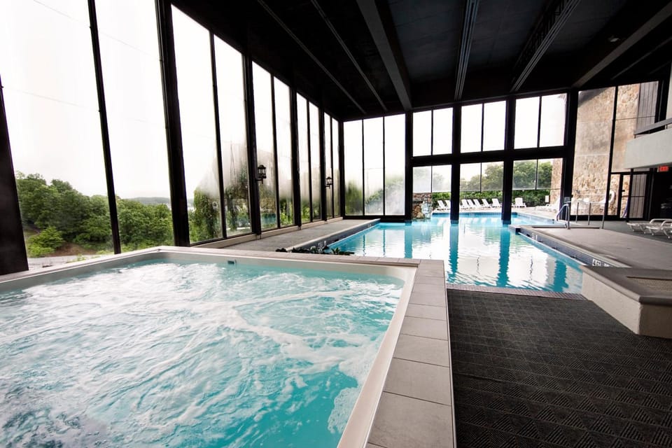Lodge of Four Seasons Golf Resort, Marina & Spa Resort in Village Four Seasons
