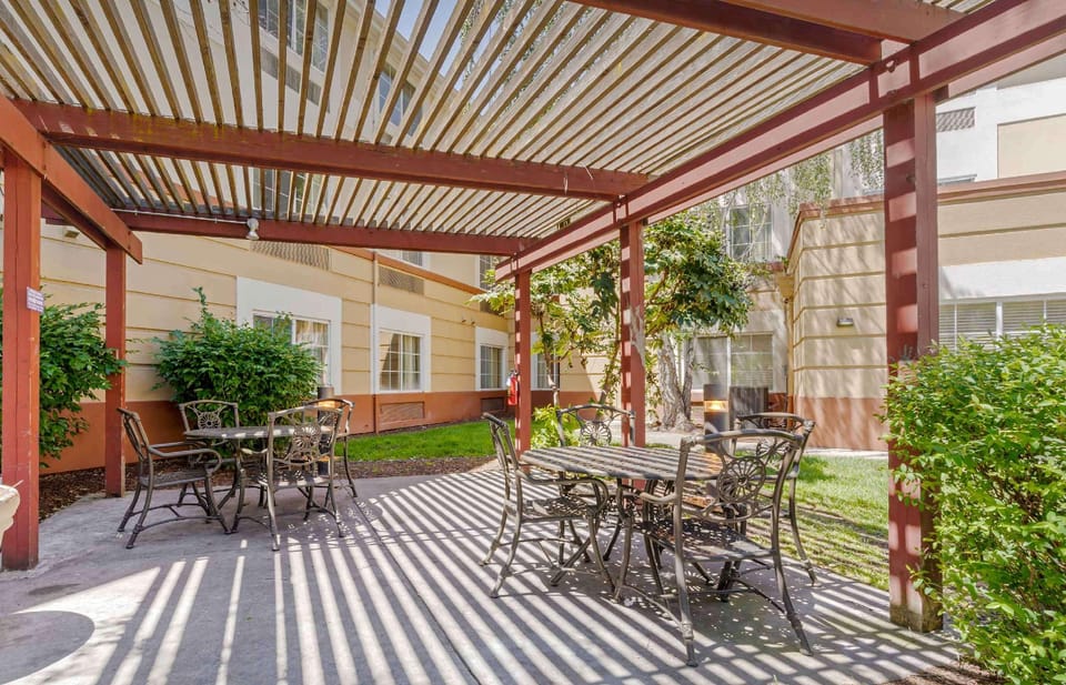 Extended Stay America Suites - Pleasanton - Chabot Dr. Hotel in Pleasanton
