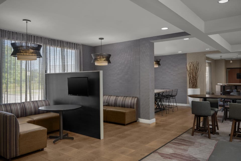 Courtyard by Marriott Indianapolis Northwest Hotel in Pike Township