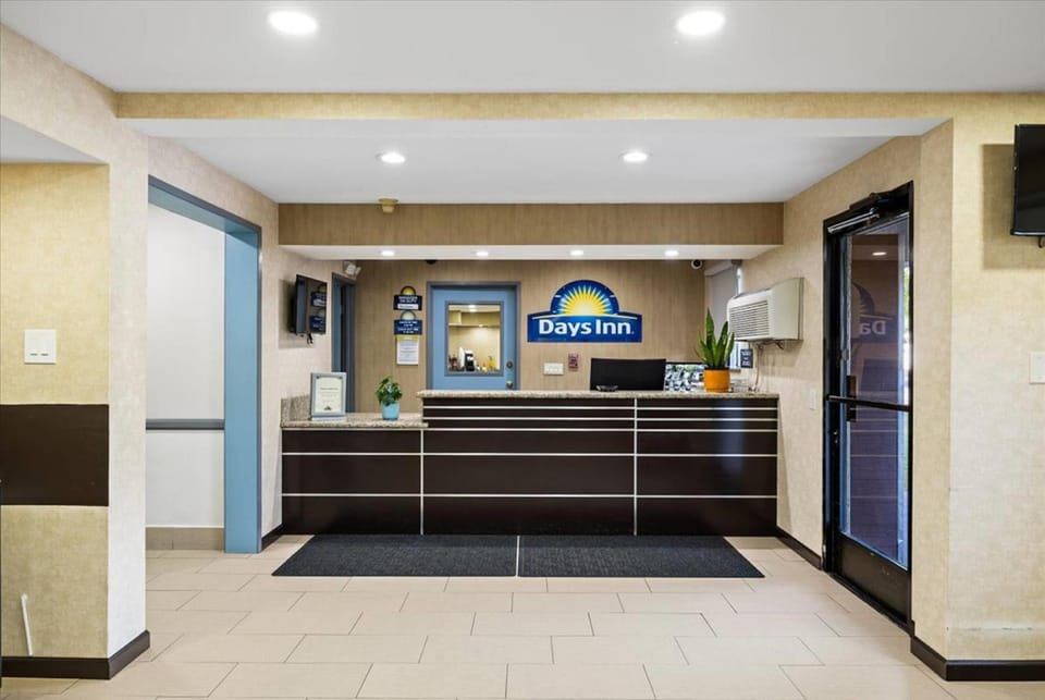 Days Inn by Wyndham Woodland Hotel in Woodland