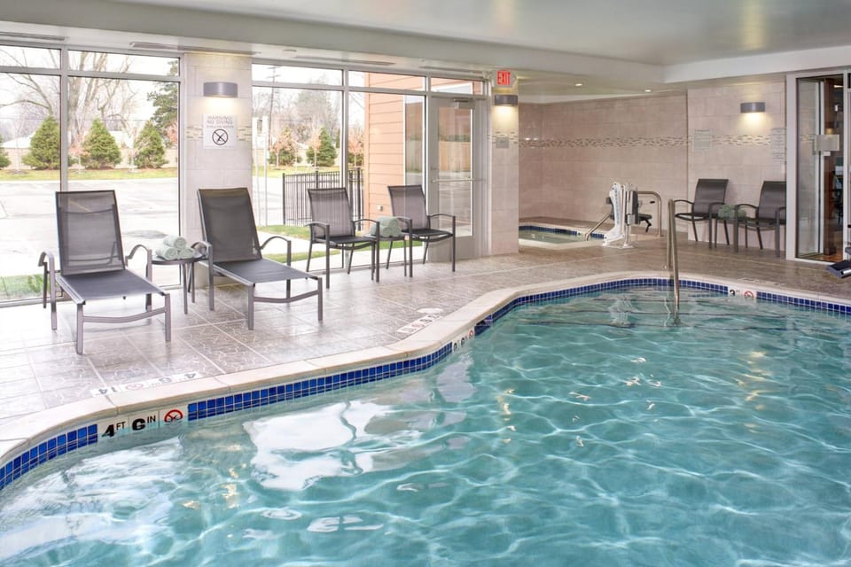 Fairfield by Marriott Inn & Suites Detroit Troy Hotel in Royal Oak