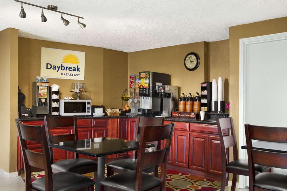 Days Inn by Wyndham Auburn Hotel in Auburn