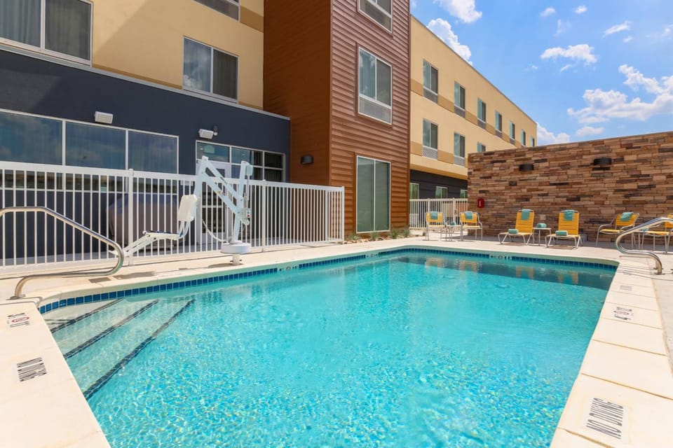 Fairfield by Marriott Inn & Suites Cotulla Hotel in Cotulla