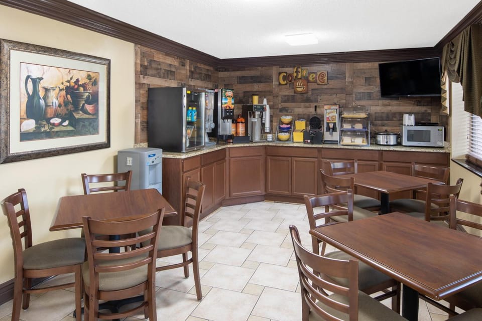 Days Inn by Wyndham Tupelo Hotel in Tupelo