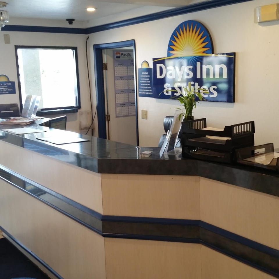 Days Inn by Wyndham Orange Anaheim Hotel in Orange