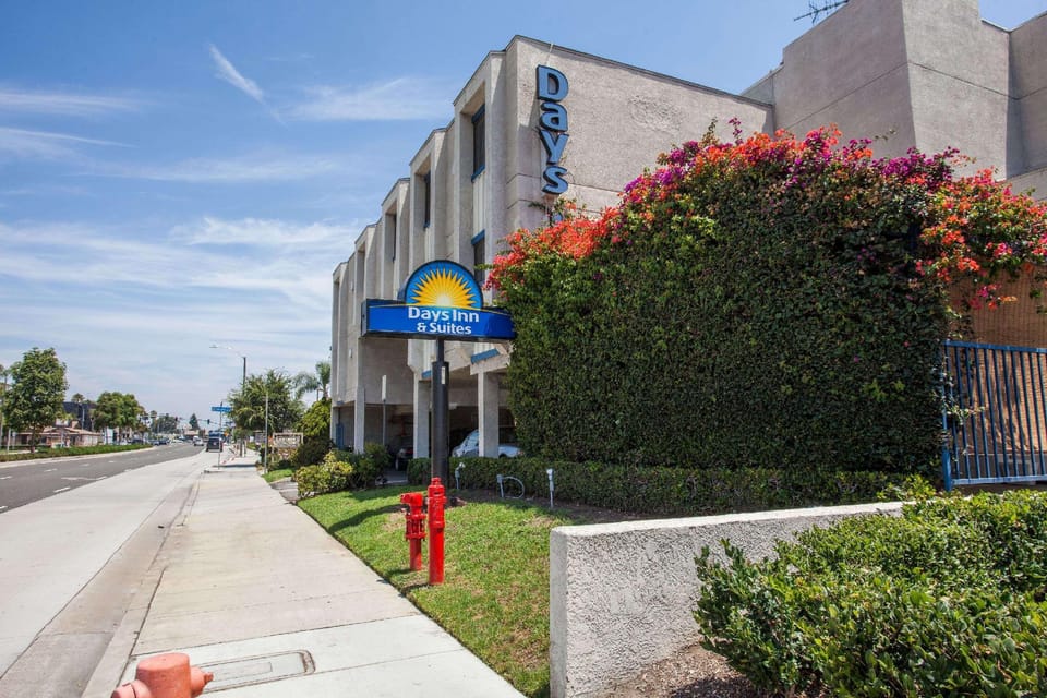 Days Inn by Wyndham Orange Anaheim Hotel in Orange