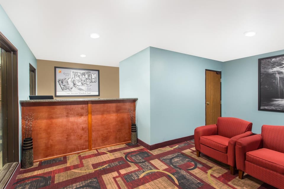 Super 8 By Wyndham Eau Claire I-94 Hotel in Wisconsin