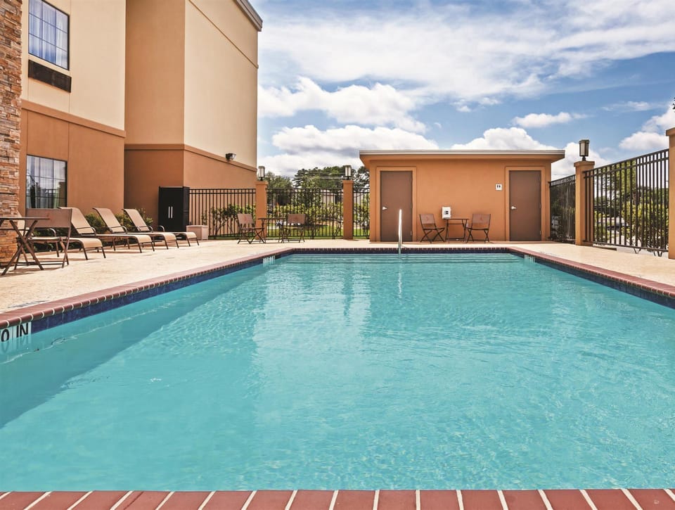 La Quinta Inn & Suites by Wyndham Tyler - University Area Hotel in Tyler