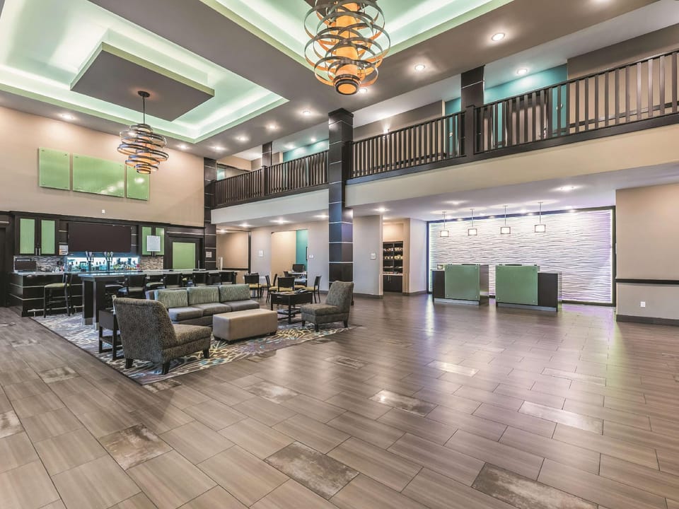 La Quinta Inn & Suites by Wyndham Tyler - University Area Hotel in Tyler