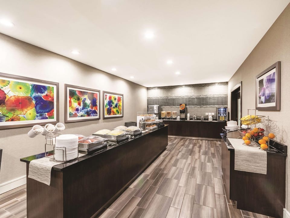 La Quinta Inn & Suites by Wyndham San Antonio Downtown Hotel in San Antonio