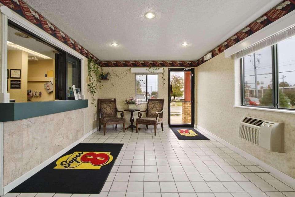 Super 8 By Wyndham Richmond Airport Va Hotel in Sandston