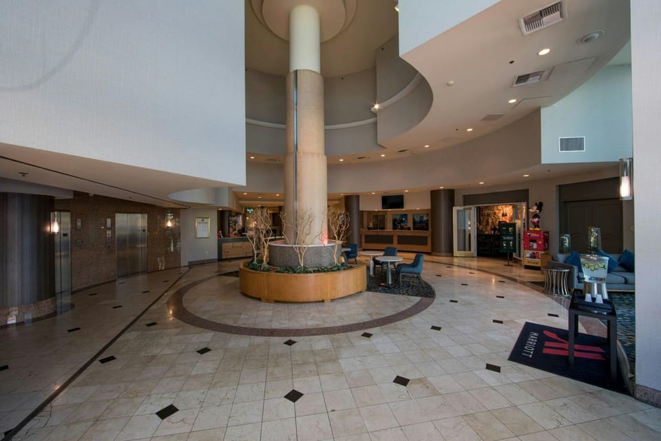 Anaheim Marriott Suites Hotel in Garden Grove