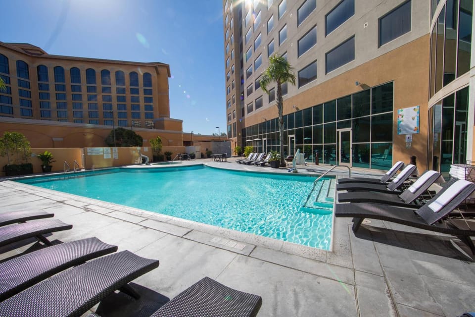 Anaheim Marriott Suites Hotel in Garden Grove