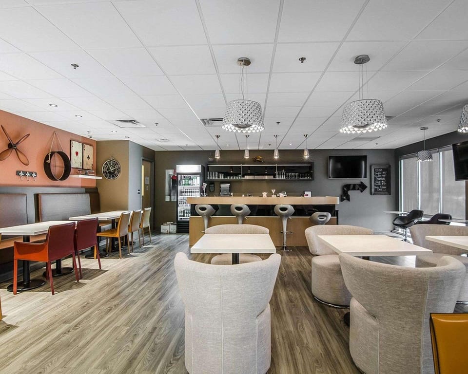 Best Western Plus Airport Inn & Suites Hotel in Saskatoon