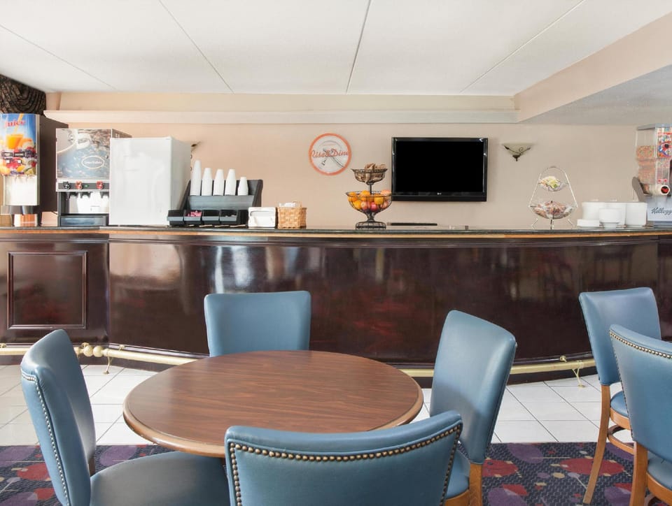 Baymont by Wyndham Addison Hotel in Illinois