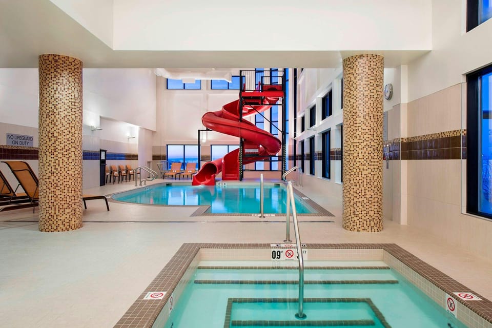 Courtyard by Marriott Calgary South Hotel in Calgary