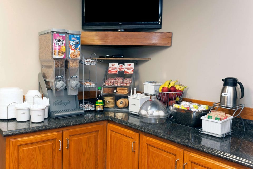 Super 8 By Wyndham Gilman Hotel in Indiana