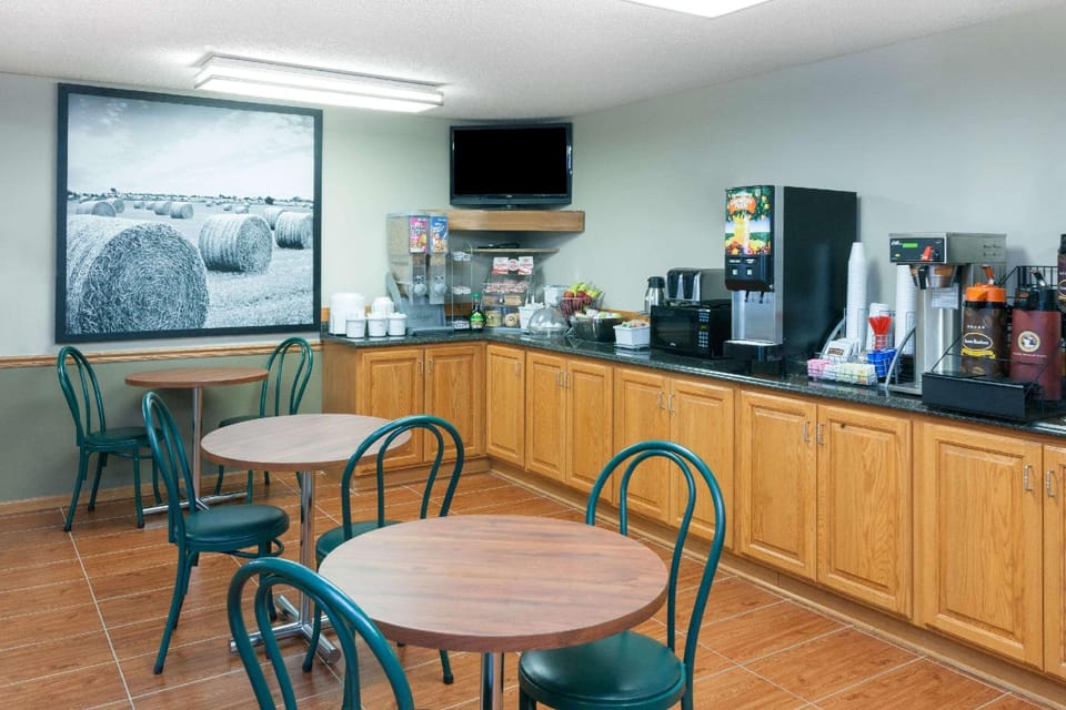 Super 8 By Wyndham Gilman Hotel in Indiana