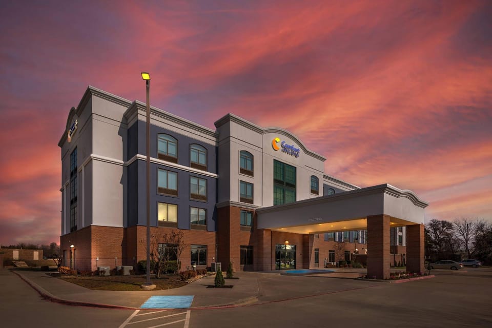 Comfort Inn & Suites Frisco East - McKinney Hotel in Frisco