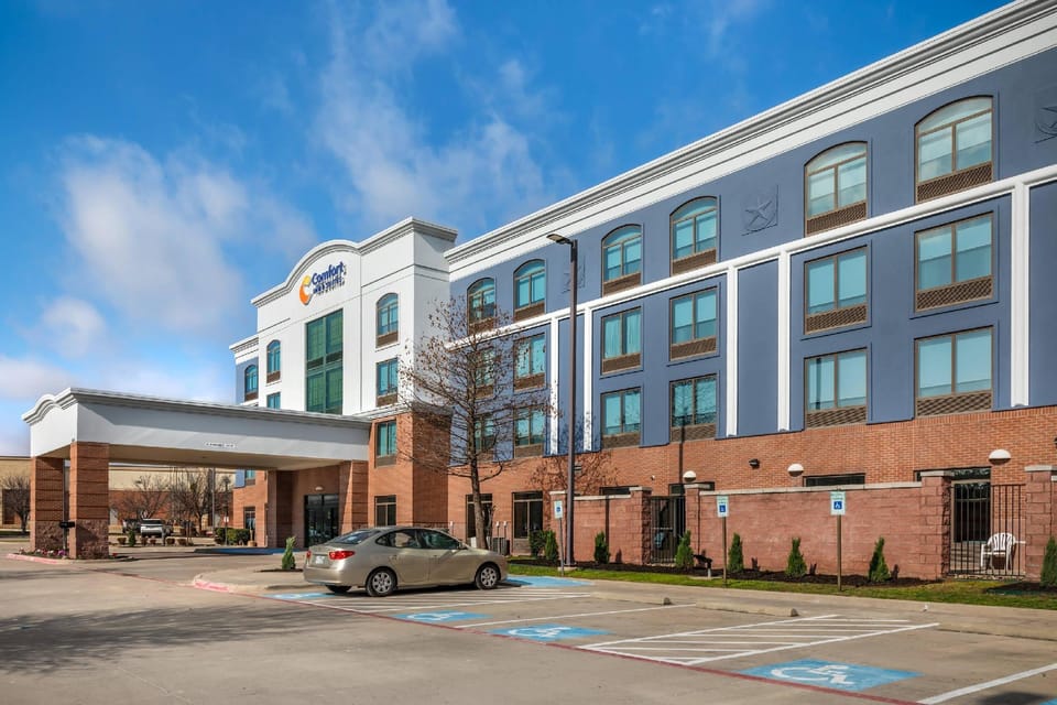 Comfort Inn & Suites Frisco East - McKinney Hotel in Frisco