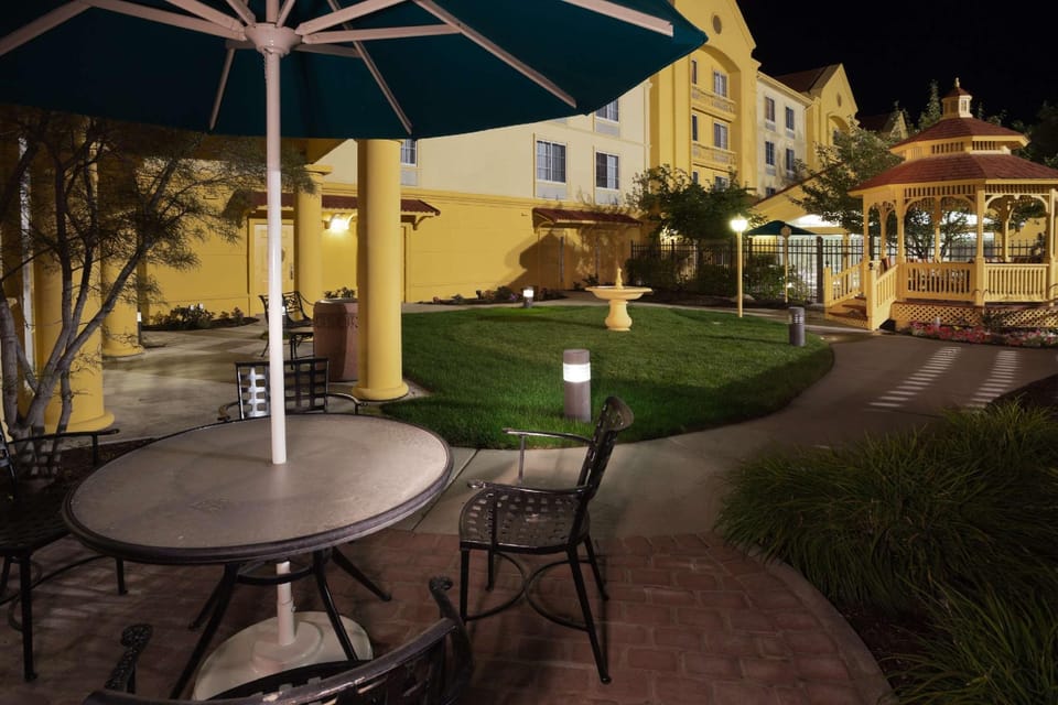 La Quinta Inn & Suites by Wyndham Salt Lake City Airport Hotel in Salt Lake City