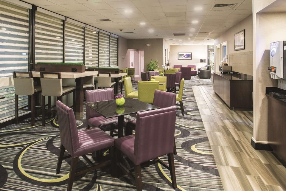 Howard Johnson by Wyndham Sacramento Downtown Hotel in Sacramento